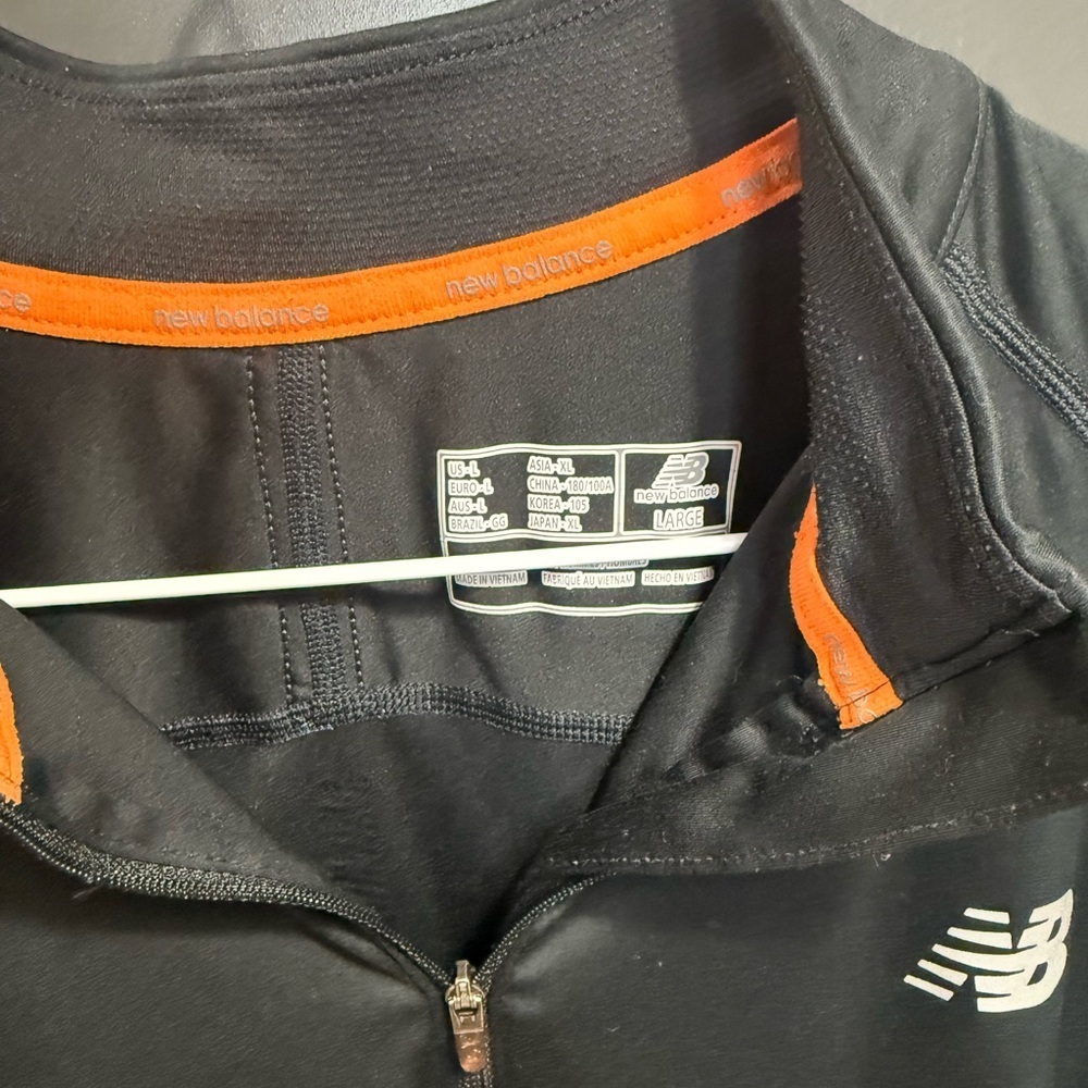 Men’s New Balance Black Quarter Zip Running Jacket - Picture 2 of 4